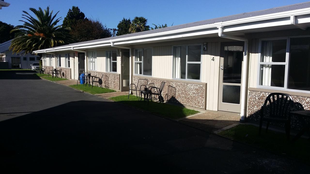 Fountain Court Motel ตาอูรังกา ภายนอก รูปภาพ