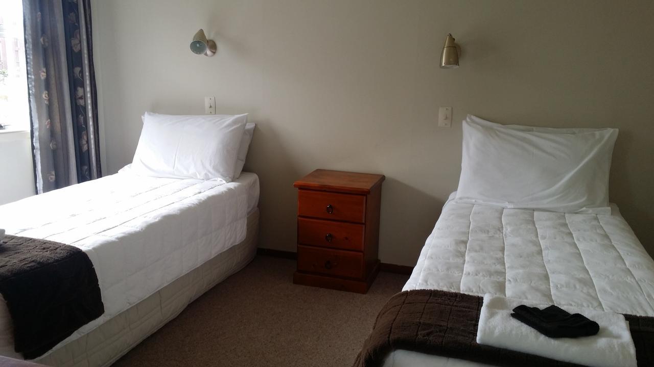 Fountain Court Motel ตาอูรังกา ภายนอก รูปภาพ
