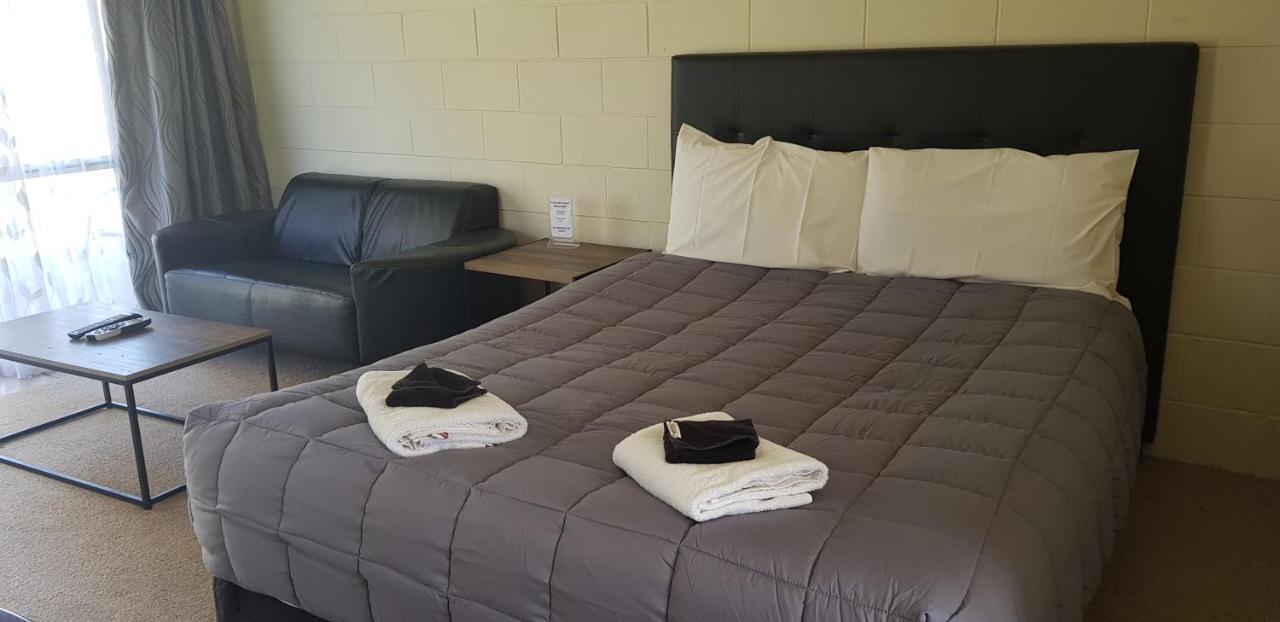 Fountain Court Motel ตาอูรังกา ภายนอก รูปภาพ